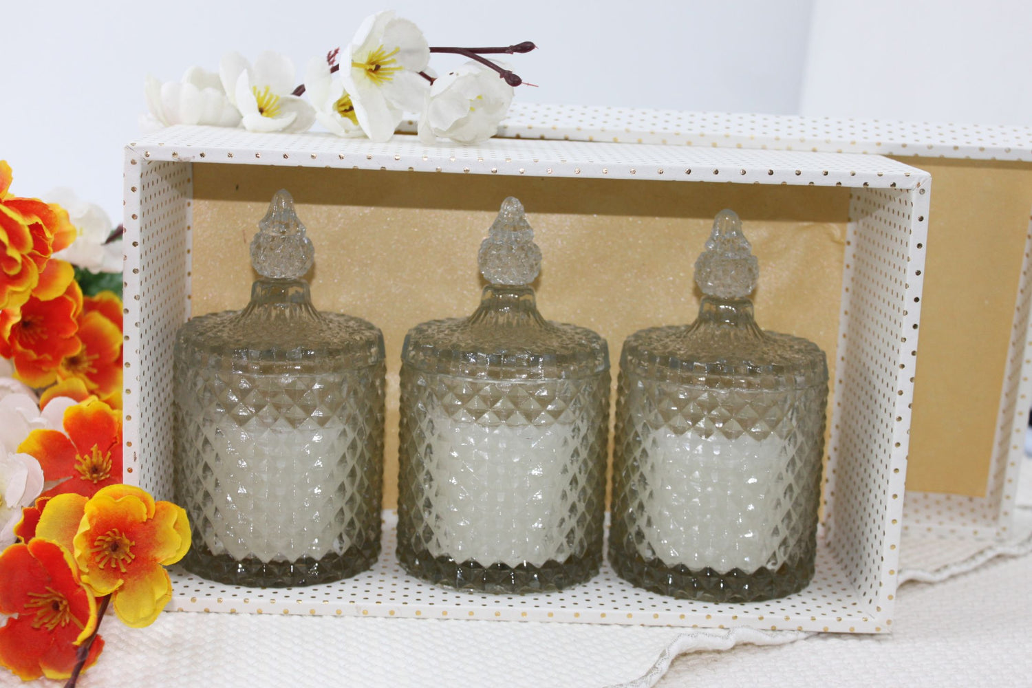 Crown Glass wax jar candle with glass lid -  pack of 3 - WHITE